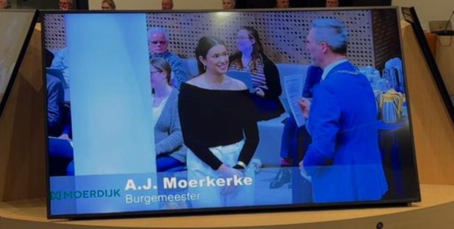 Fijnaartse Shenna Westbroek (19) nieuw burgerraadslid van de gemeente Moerdijk