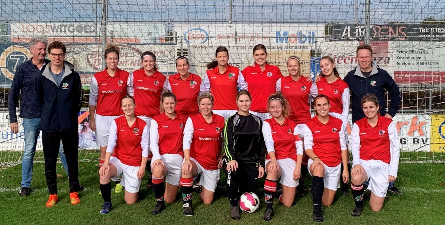 vv de Fendert Dames 1 sluit in stijl af