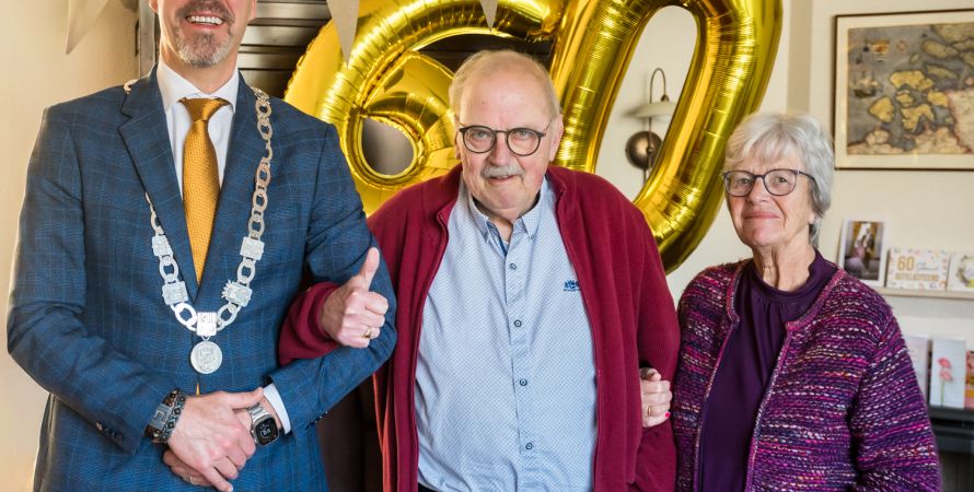 Een fietstocht die uitmondde in een diamanten huwelijk: Ab en Tiny Bienefelt 60 jaar getrouwd