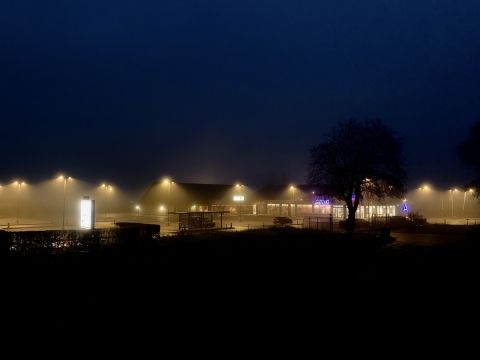 Mistig bij de Aldi / Jan Gorter