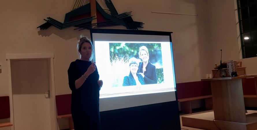 Bedrijfsbezoek van De Ondernemersvereniging Fijnaart aan Omzien Uitvaartbegeleiding