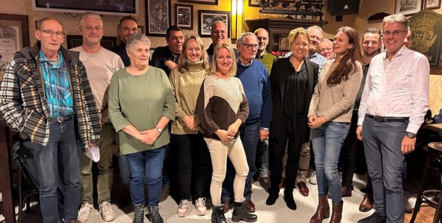De klankbordgroepleden van het centrumplan Fijnaart vertellen het u!