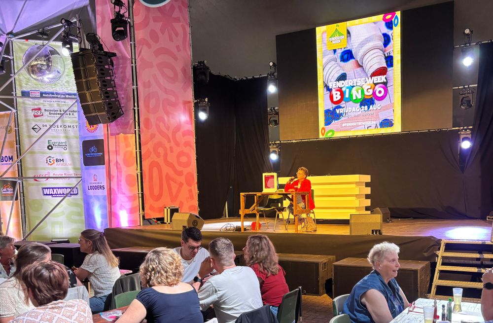 De vrijdagmiddagbingo: hard werken, veel lachen en de ‘achetachetug’