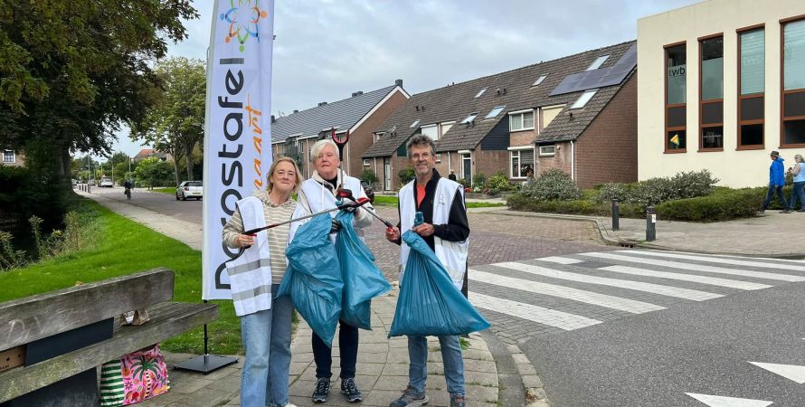 Fijnaart samen de straat op tijdens Opschoondag