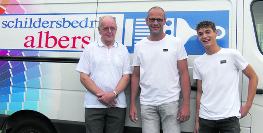 Familieschildersbedrijf Albers heeft de kwasten stevig in handen met drie generaties in dienst