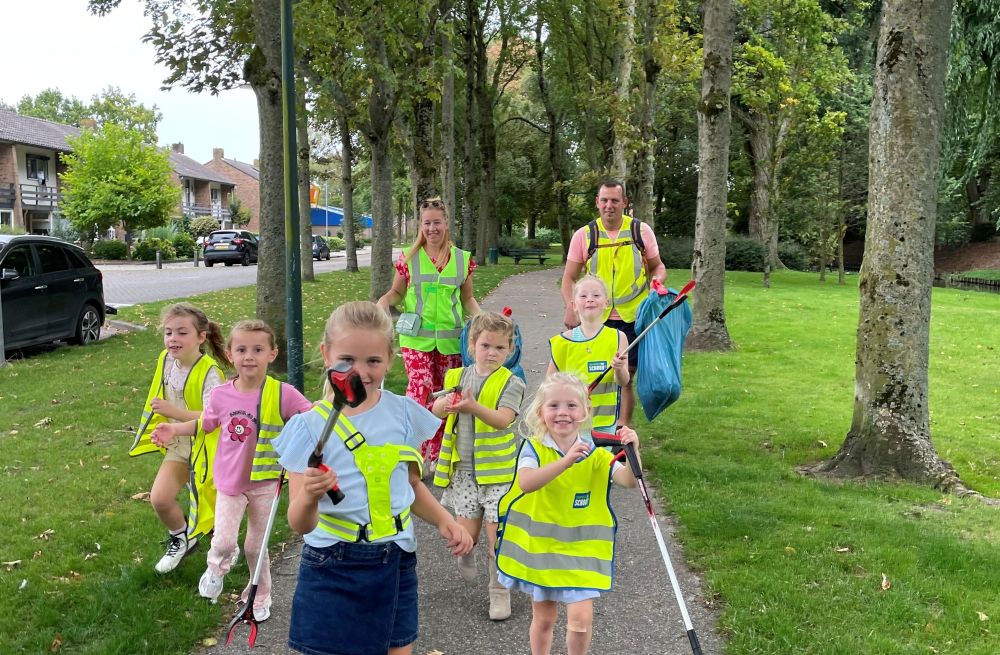 Grijpers, vuilniszakken en gezelligheid